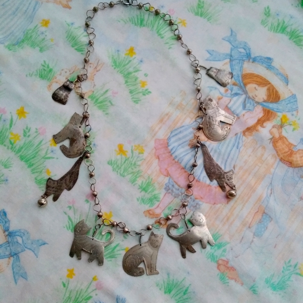 🌙Vintage Silver Hmong Cat & Bell Necklace